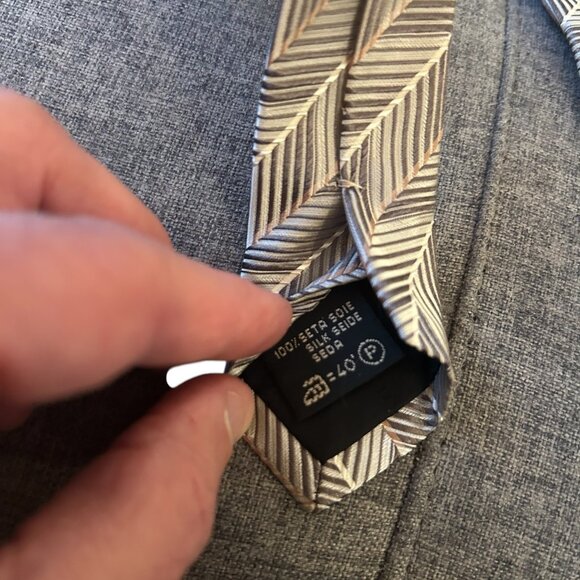 ERMENEGILDO ZEGNA Geometric 100% Silk Mens Luxury Tie Beige - Picture 4 of 5